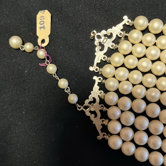 Vintage Pearl Necklace 5 strand. Never worn. - Picture 5 of 5